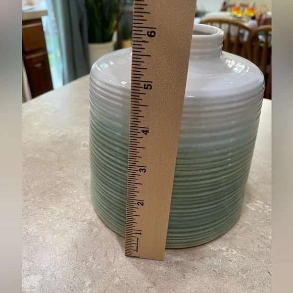 Tropical Origins White and Green Vase by HD designs - Picture 3 of 5